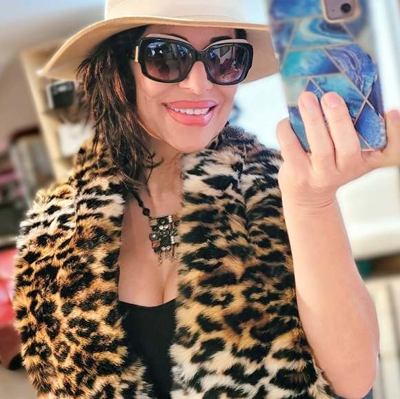 Elegant faux fur thick scarf - Picture 12 of 16